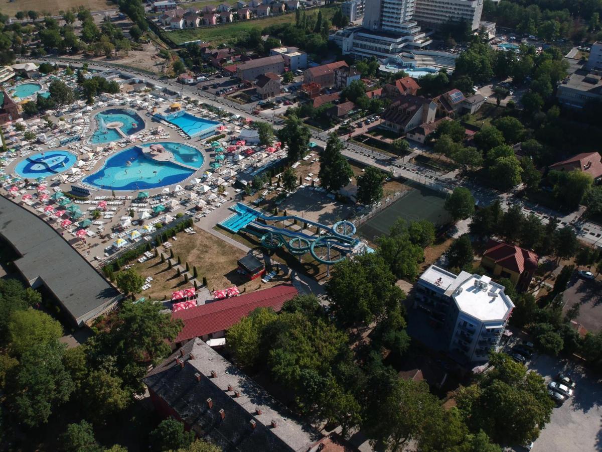 Octogon Hotel Băile Felix Exterior foto